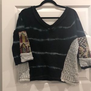 Women’s quarter length shirt